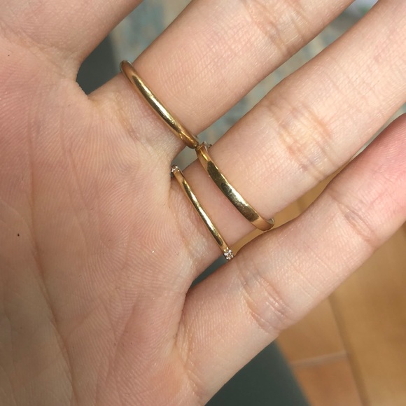 14k yellow gold and diamond wedding band - Picture 2 of 2